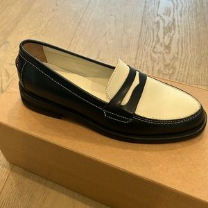 Brand new never worn Duke and Dexter leather loafer!